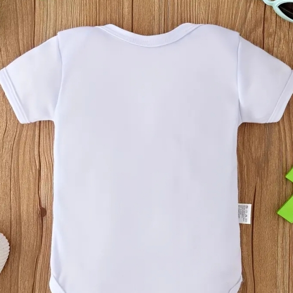 HELLO 2025 CELEBRATION BABY SIZE 6-9 MONTH ONESIE NWOT - Picture 2 of 6